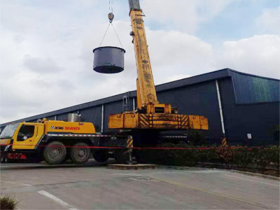 50噸吊車(chē)出租公司工作場(chǎng)景